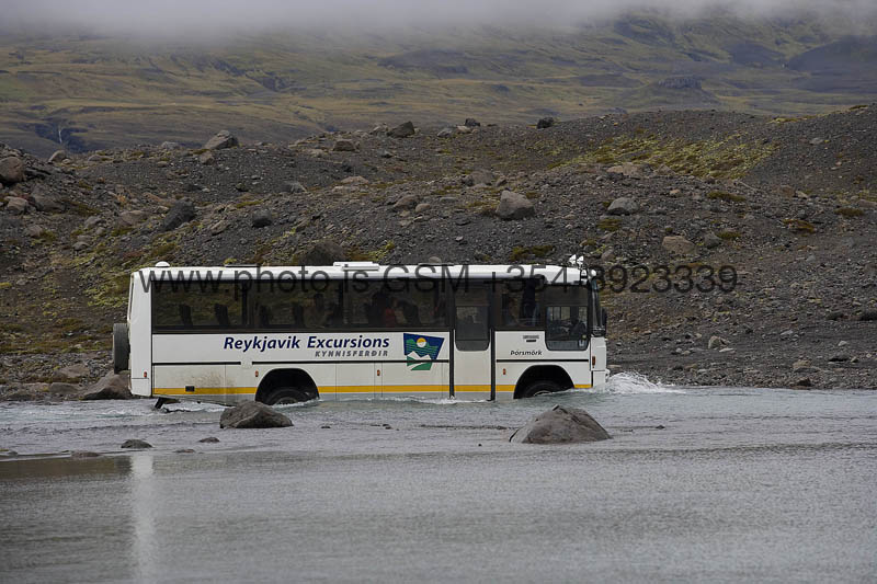 Kynnisferšir / Reykjavķk Excursion yfir vašiš