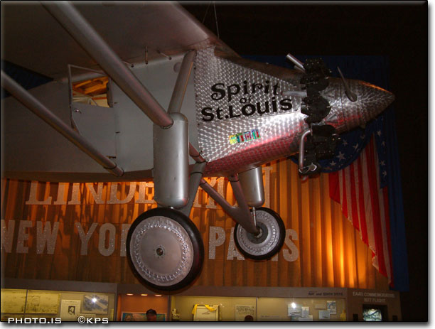 Mynd af Spirit of St. Louis. New York - Paris. Charles Lindbergh